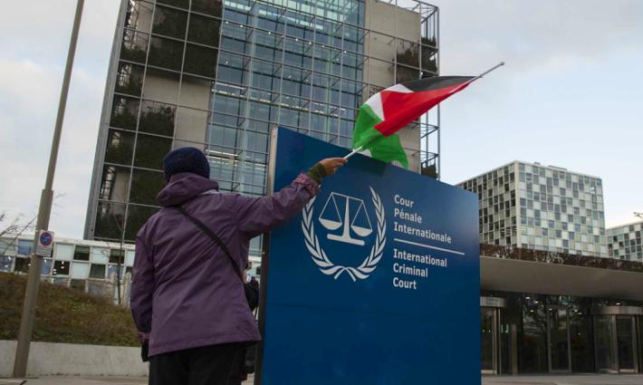 فلسطين تطالب “الجنائية الدولية” بالإسراع بتحقيقات جرائم الاحتلال