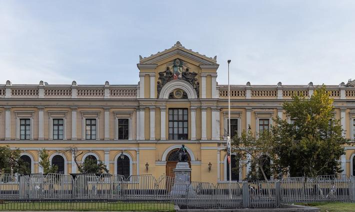 أكاديميون يرفضون ازدواجية جامعة تشيلي بين فلسطين وأوكرانيا