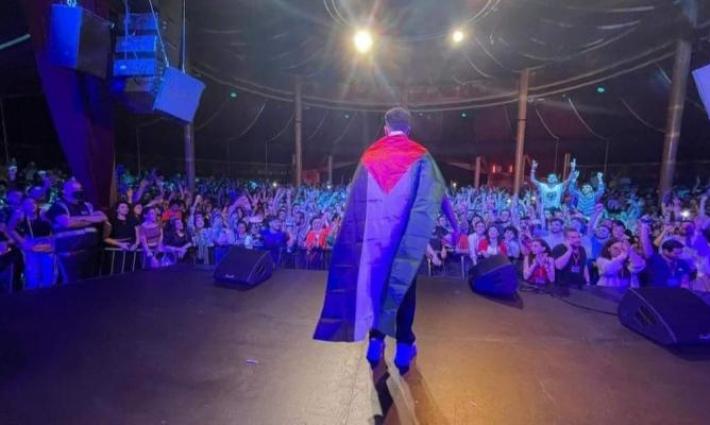 "ويغز" يتضامن مع فلسطين بالعلم والكوفية