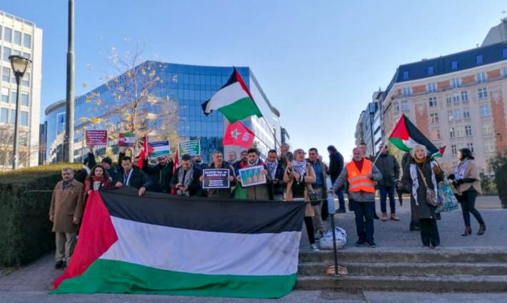 بروكسل.. وقفة احتجاجية أمام مبنى الاتحاد الأوروبي رفضاً لصفقة القرن