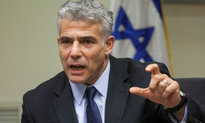 لبيد: نبحث التفاصيل النهائية لترسيم الحدود البحرية مع لبنان