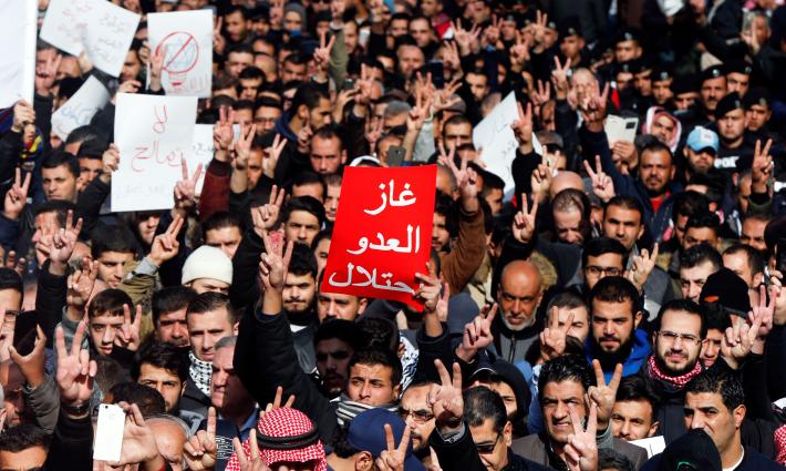 بعد اتفاقية الغاز.. الاحتلال يدرس التزود بالطاقة الشمسية من الأردن