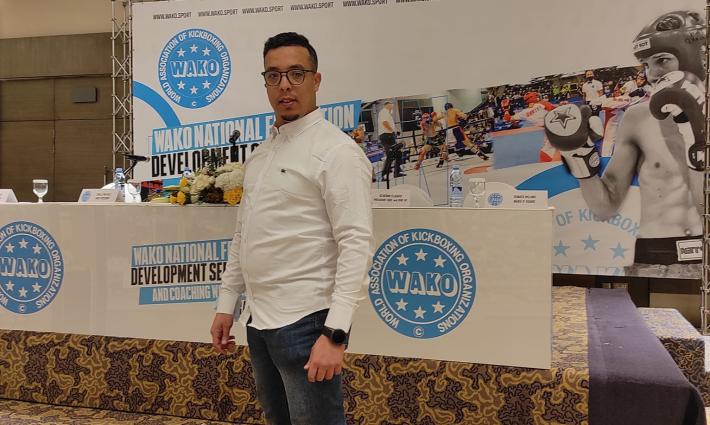 مدرب جزائري ينسحب من دورة للمدربين في البحرين رفضًا للتطبيع