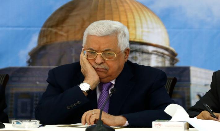 الرئيس عباس يطلب لقاء لابيد الذي لا يرى سببًا لذلك