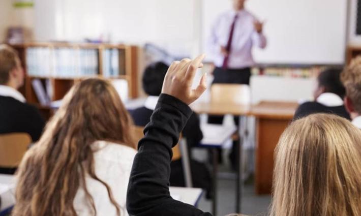 لوبي الاحتلال في بريطانيا يسعى لتغيير المناهج دعمًا لروايته