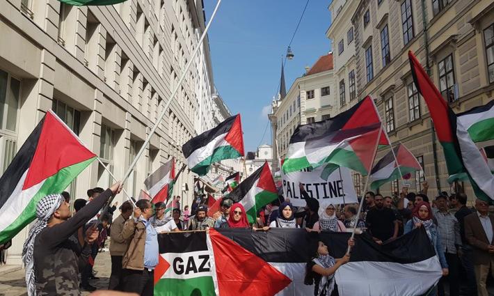 كوبنهاغن.. نشطاء يحتجون على مسح وكالة سفر اسم فلسطين من الخريطة