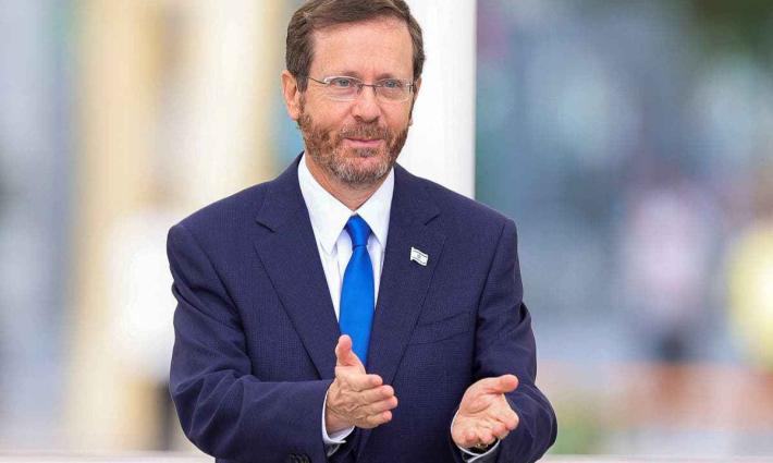 رئيس الاحتلال يُجري محادثات مع الملك عبد الله في الأردن