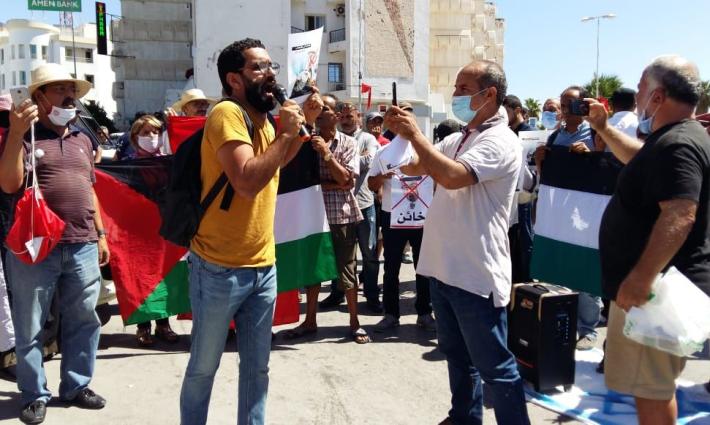 أمام سفارة الإمارات.. مظاهرة غاضبة في تونس رفضًا للتطبيع