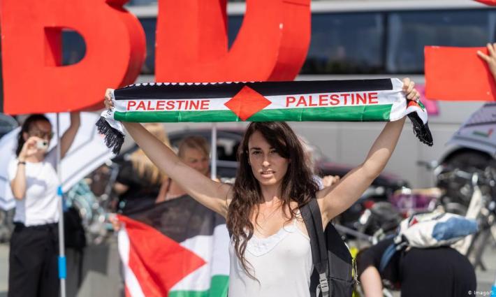 نشرة أخبار “مقاطعة”