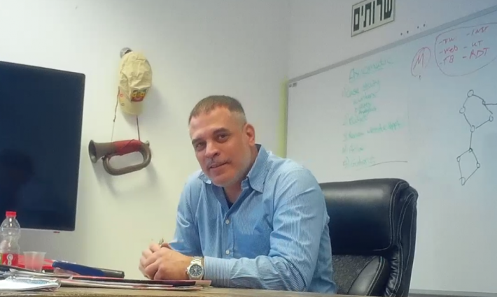 عميل إسرائيلي سابق يقود وحدة سرية للتلاعب بالانتخابات حول العالم ?