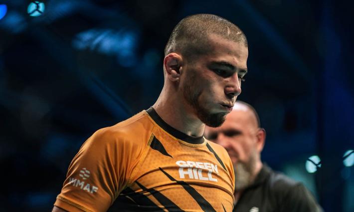 مصارع بريطاني شهير: "هل ستفرض عقوبات على إسرائيل؟"