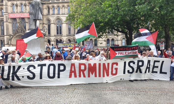 مانشستر.. وقفة تطالب الحكومة البريطانية بوقف الدعم العسكري للاحتلال الإسرائيلي