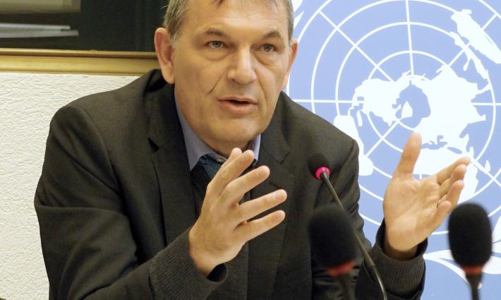 مفوض عام الـ "أونروا" يحذر من مستقبل اللاجئين الفلسطينيين