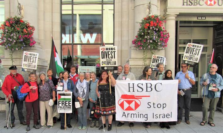 وقفة ضد بنك HSBC في مدينة كارديف