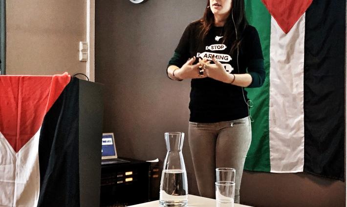 منع منسقة سابقة لحركة المقاطعة من دخول الأراضي المحتلة