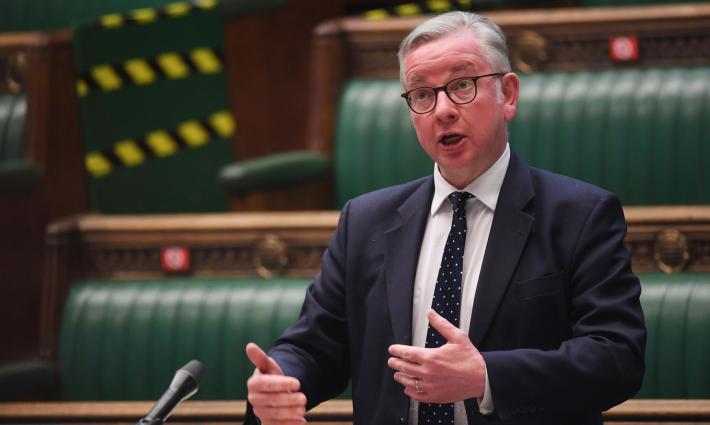 وزير بريطاني يهاجم حركة المقاطعة ويتهمها بـ "معاداة السامية"