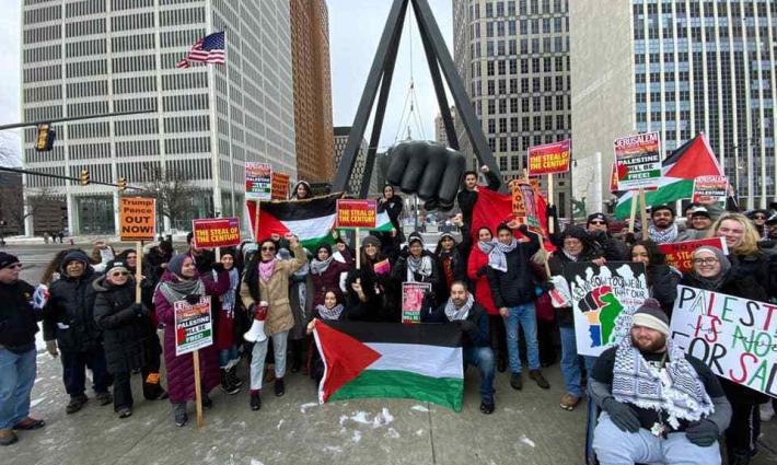 فلسطينيون وعرب ينظمون وقفة احتجاجية ضد صفقة القرن في ولاية ميشيغان الأميركية