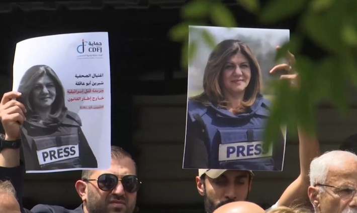 الاحتلال يقر بوجود "احتمال كبير" بأن جنديًا إسرائيليًا قتل الصحافية أبو عاقلة