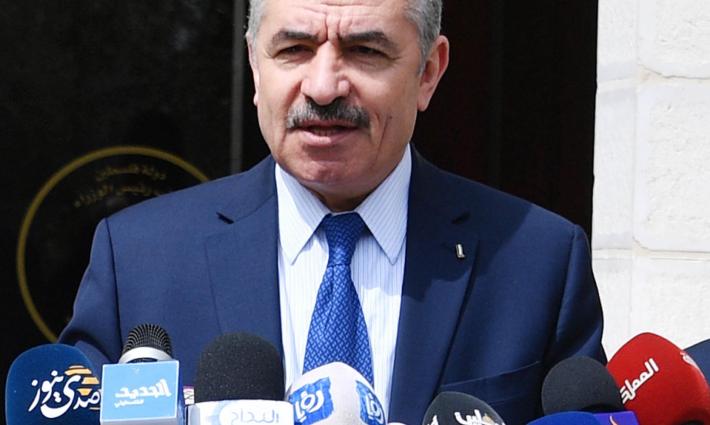 اشتية: يؤلمنا هبوط طائرة إسرائيلية في الإمارات في خرق واضح للموقف العربي