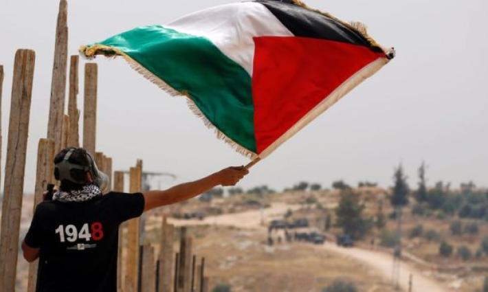 عريقات: لا أحد مفوض للحديث عن الفلسطينيين