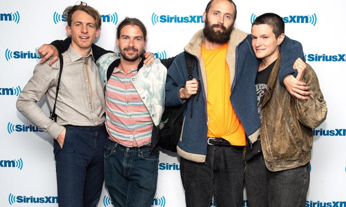 حركات المقاطعة حول العالم تُرحّب بقرار Big Thief إلغاء عروضها في الكيان