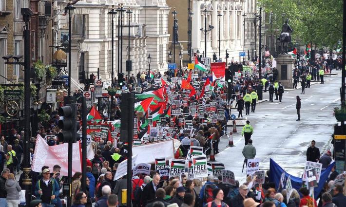 حملة التضامن تدعو صناديق المعاشات البريطانية لعدم الاستثمار في الشركات الداعمة للاحتلال
