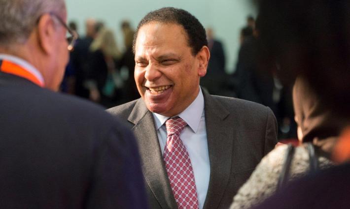 الروائي علاء الأسواني ينفي الإدلاء بأي حديث لوسيلة إعلام إسرائيلية