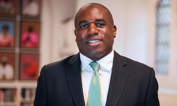 نائب بريطاني يدعو لـ "ردع العراق" بعد قانون حظر التطبيع