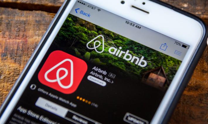 حركة المقاطعة تدعو للعمل ضد شركة Airbnb