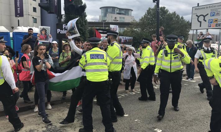 وقفة احتجاجية ضد تسويق الحكومة البريطانية للأسلحة الإسرائيلية