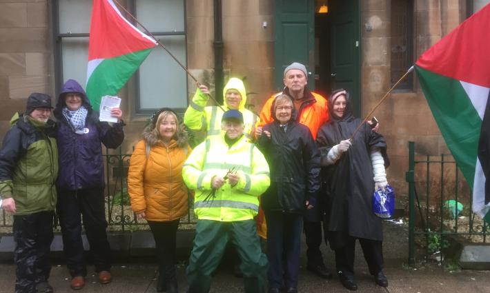 وقفة تضامنية مع فلسطين في ميدنة غلاسكو الاسكتلندية