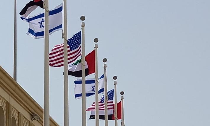 انتشار واسع لحملة “إماراتيون ضد التطبيع” المنددة بالعلاقات مع الاحتلال