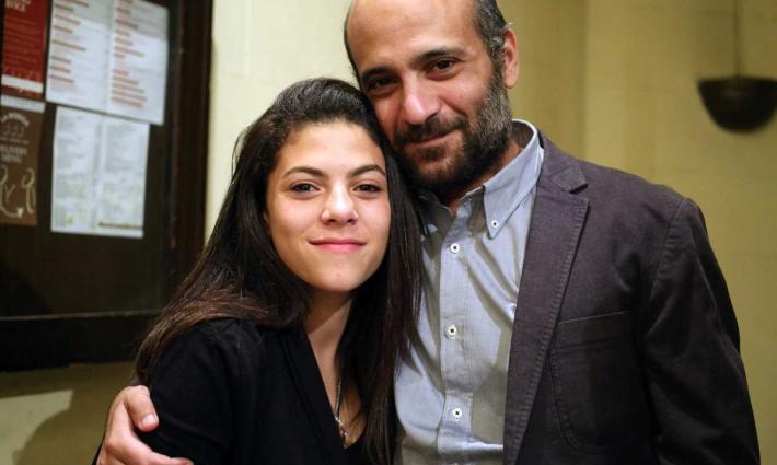 ابنة رامي شعث تتمكن من زيارته: احتضنته وبدا عليه الإرهاق وقلة النوم