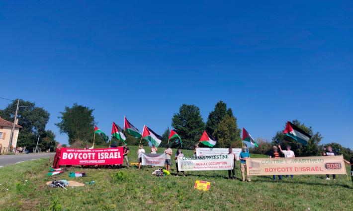 وقفة احتجاجية على مشاركة فريق إسرائيلي في طواف فرنسا للدراجات