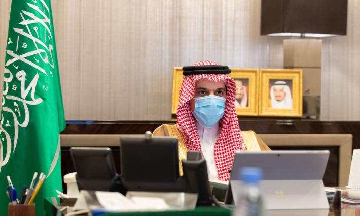 الخارجية السعودية: نقف بجانب الشعب الفلسطيني ونتمسك بالمبادرة العربية