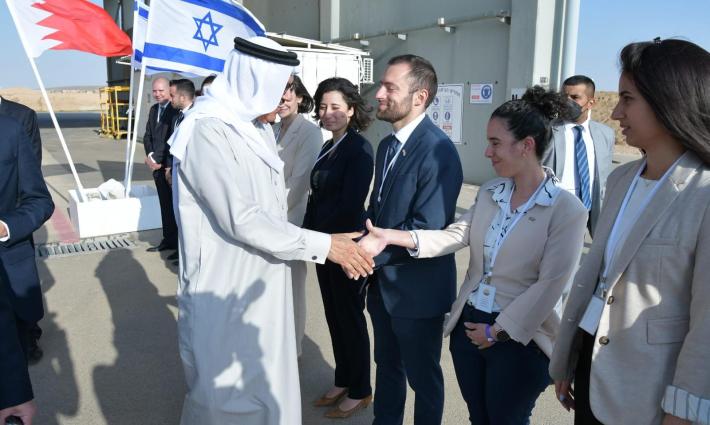 مباحثات بين البحرين والاحتلال لـ "تعزيز التعاون الثنائي" ❌