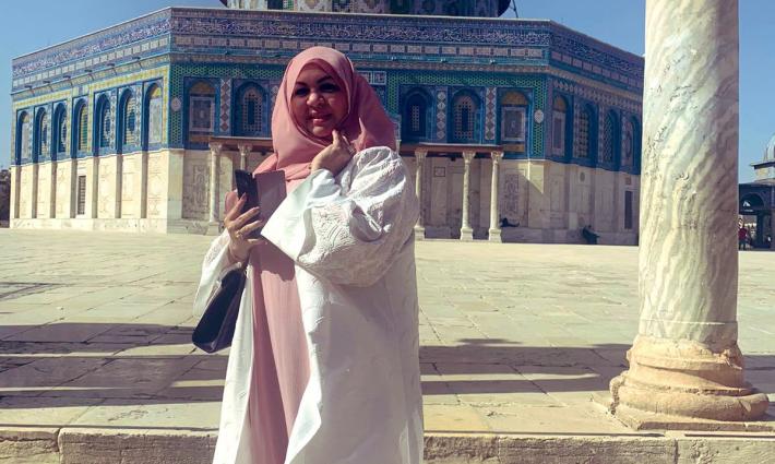 مصممة أزياء إماراتية تقتحم الأقصى وتزور منظمة استيطانية