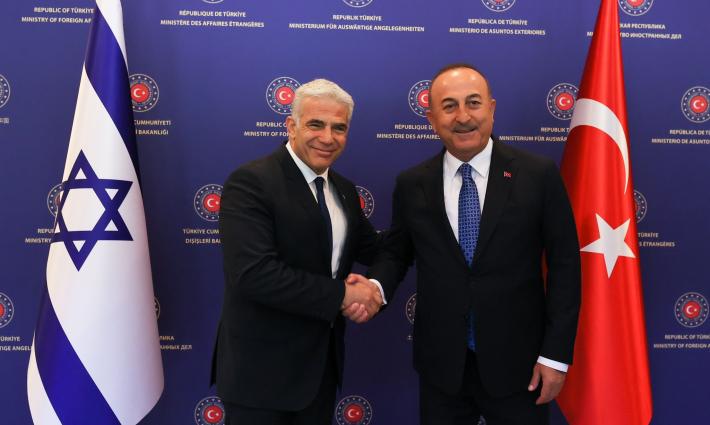 تشاووش أوغلو: التطبيع مع "إسرائيل" لا يعني الاستغناء عن المبادئ