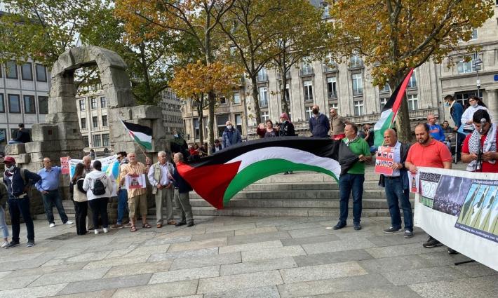 وقفة تضامنية مع الأسرى الفلسطينيين في مدينة ديري الأيرلندية