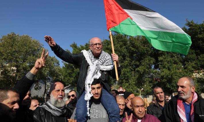 النشرة - إدانات لتحيّز جامعة "هارفارد".. والاحتلال يبدأ حظر "رفع العلم الفلسطيني"