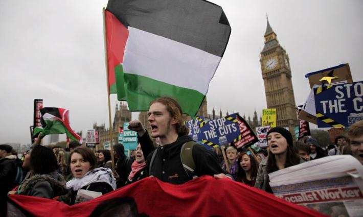 "معاداة السامية".. تهمة تلاحق الطلبة في الجامعات البريطانية