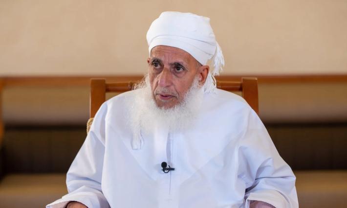 مفتي سلطنة عُمان يُجدد التأكيد على الموقف الشعبي الرافض للتطبيع✊