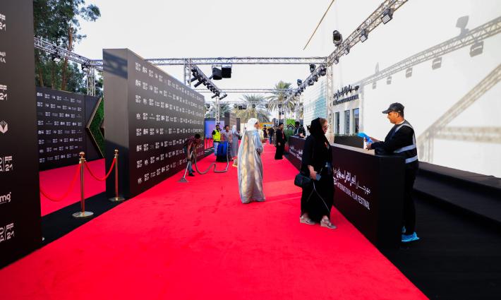 النشرة - دعوات لمقاطعة مهرجان البحر الأحمر للجاز.. وسفيرة الاحتلال تحرض ضد طلاب مدريد