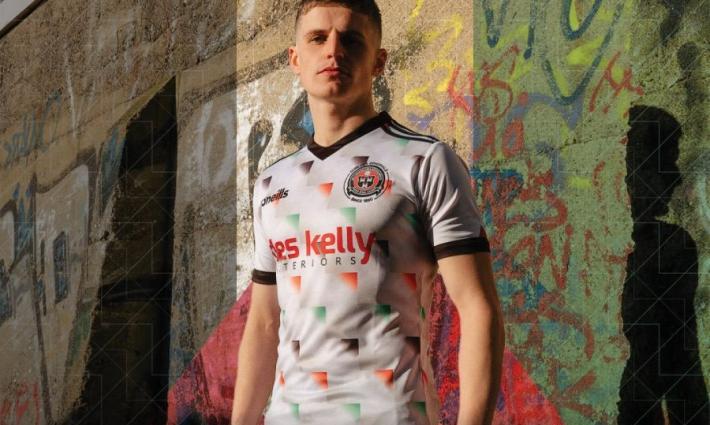 النشرة - نادي قدم هولندي يتبرع بأرباحه لفلسطين.. وبيان إدانة لاتيني مشترك للاستيطان