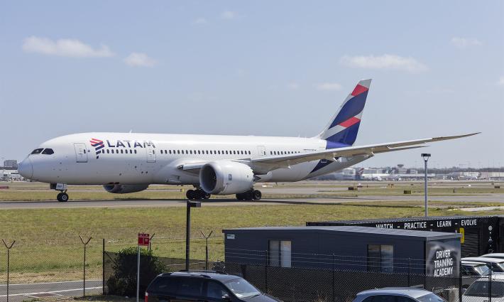 سودانيون يستنكرون فتح المجال الجوي أمام الطائرات المتجهة إلى تل أبيب