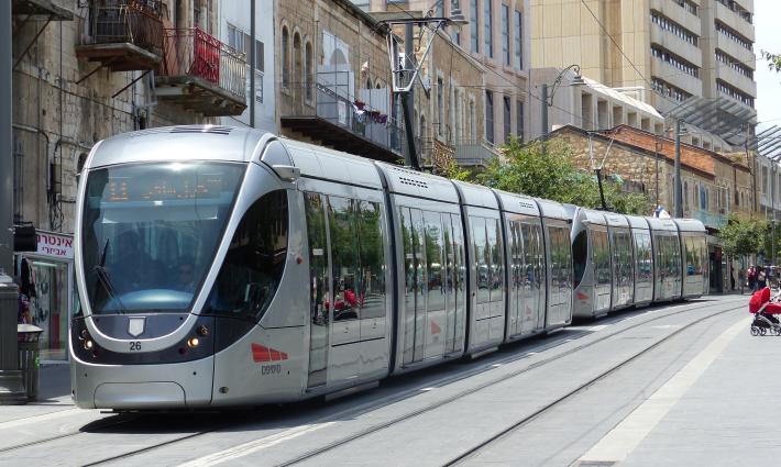 بروكسل.. حركة المقاطعة تدين مساهمة شركة CAF في مشروع القطار الخفيف