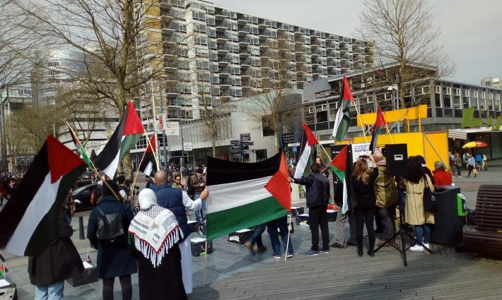 وقفة احتجاجية ضد جرائم الاحتلال الإسرائيلي في مدينة روتردام الهولندية