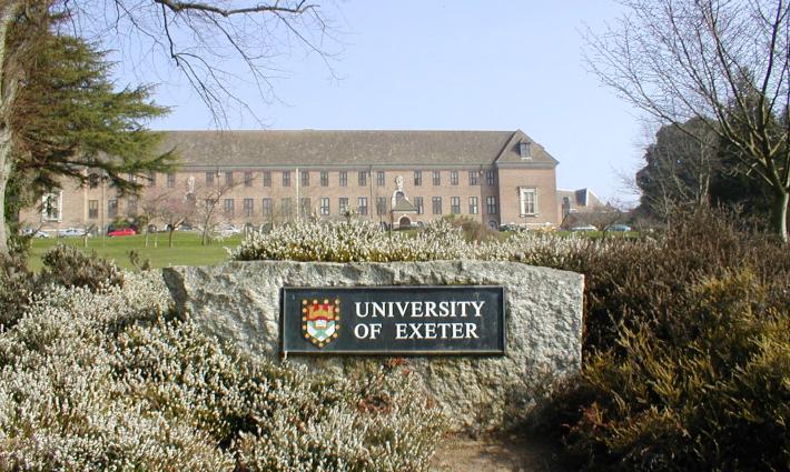 أستاذ بجامعة إكستر يدين ترويج الصهيونية داخل الحرم الجامعي ??