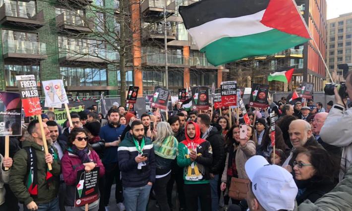 لندن.. متظاهرون ينددون بدعم ترامب وجونسون للاحتلال الإسرائيلي