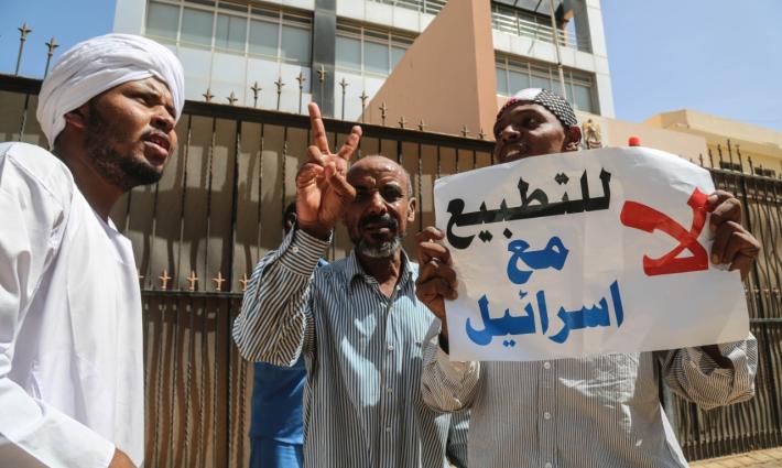 ضغوط أمريكية على السودان لإقامة علاقات دبلوماسية مع الاحتلال